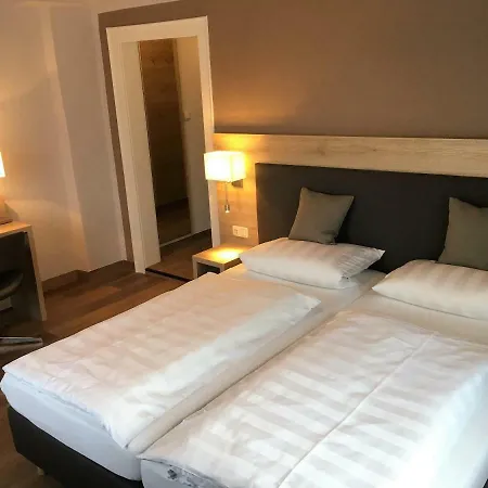 Eberl Hotel-pension Feldmoching Pensión