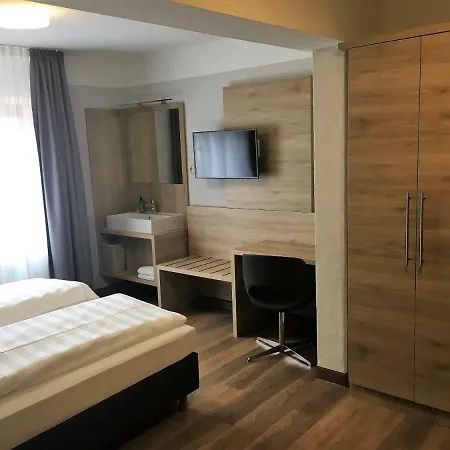 Penzion Eberl Feldmoching 3*